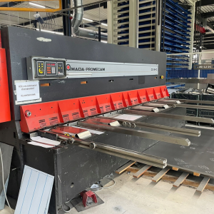 AMADA GX 840, 8 mm x 4050, sterowanie CNC, podtrzymanie blachy